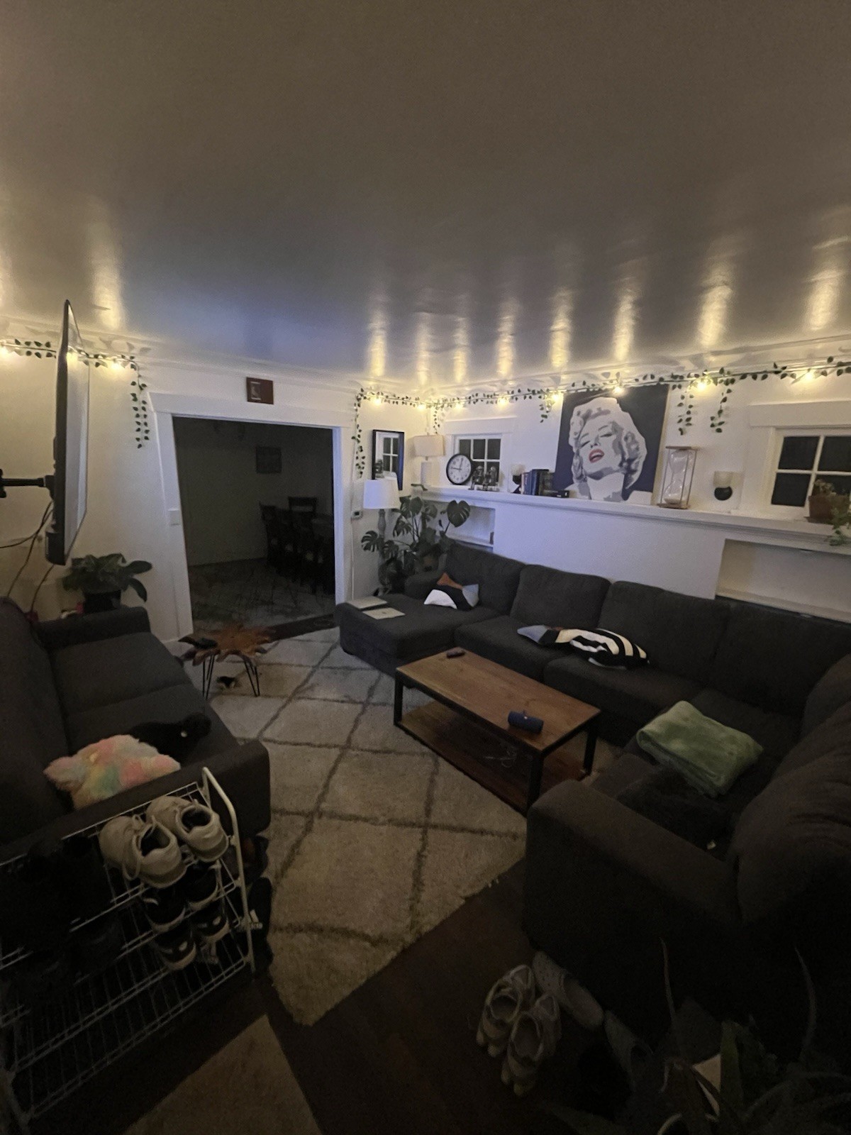ROOM IN HOUSE FOR RENT (sublet) U DISTRICT