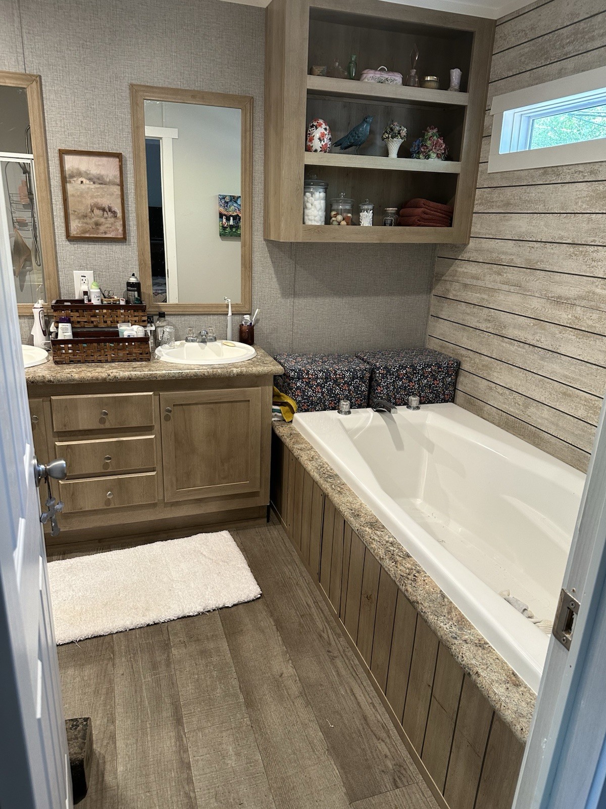 Oak Creek Mobil Home, 3/2 , 1216 sq ft Sale Includes Many Extras