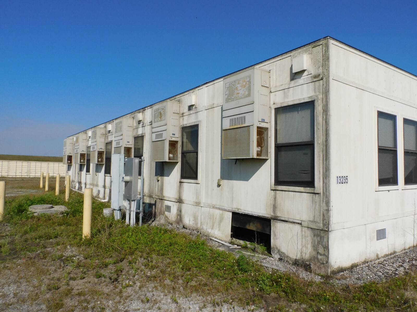 6 Plex 60×72 Modular Office/ classroom Trailer Building with Restrooms